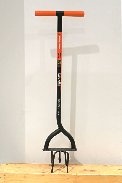 Guelph Tool Library Fiskers Garden Twist Tiller (5493)